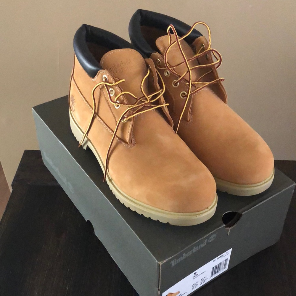 Waterproof chukka Wheat Nubuck